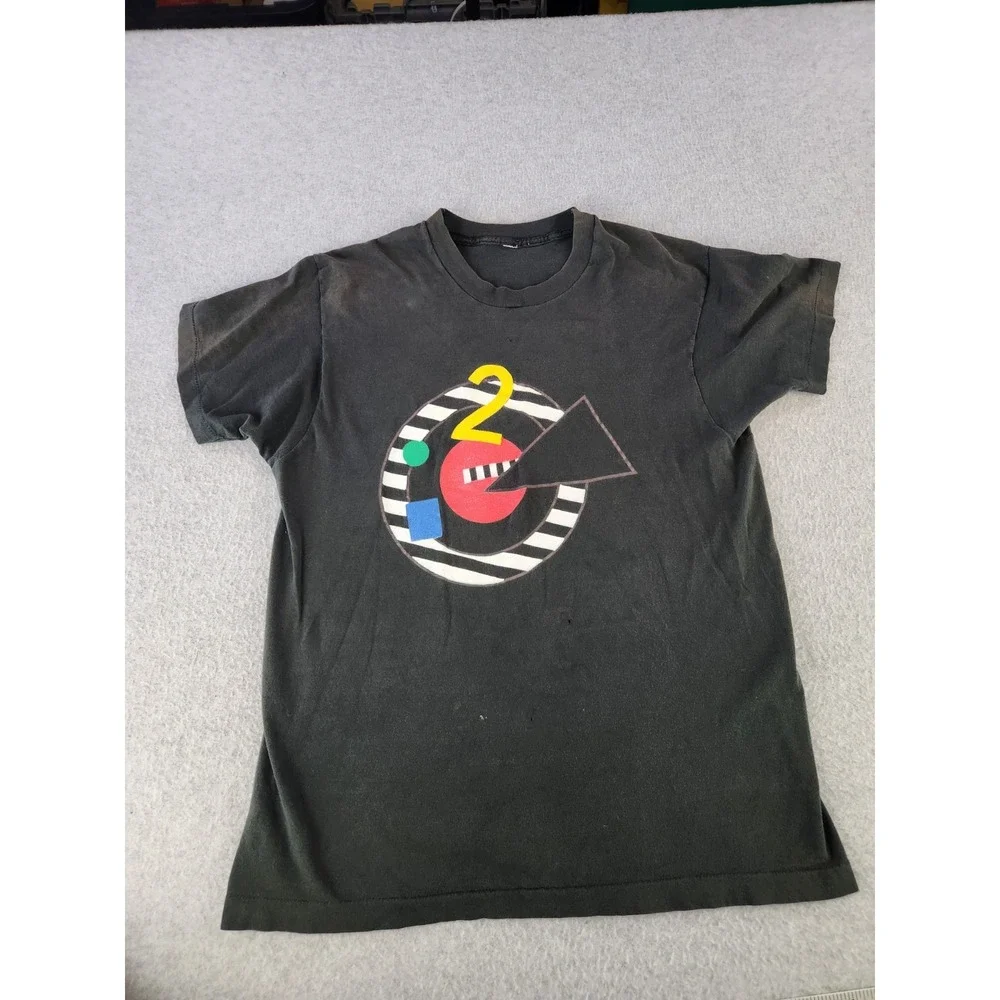 Vintage Single Stitch Geometric Graphic T-shirt‎ Tupac? rapper Design Size SMALL